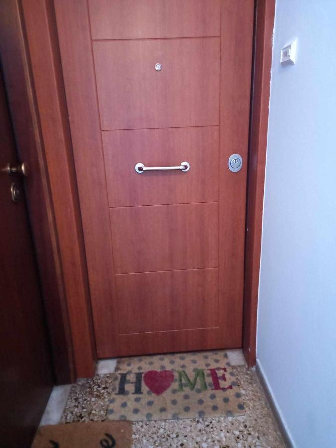 Tiny Treasure Apartment Athens Luaran gambar