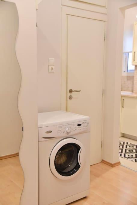 Tiny Treasure Apartment Athens Luaran gambar