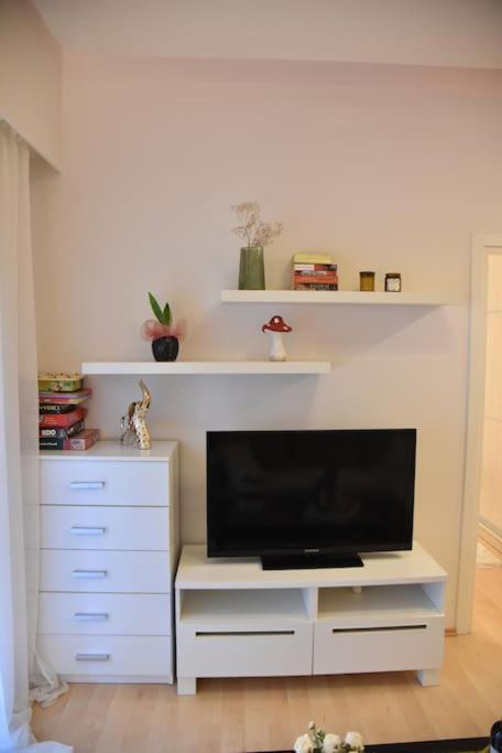 Tiny Treasure Apartment Athens Luaran gambar
