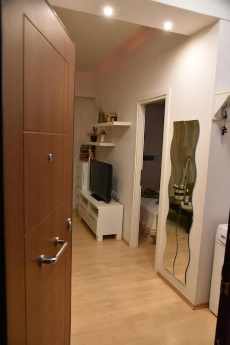 Tiny Treasure Apartment Athens Luaran gambar
